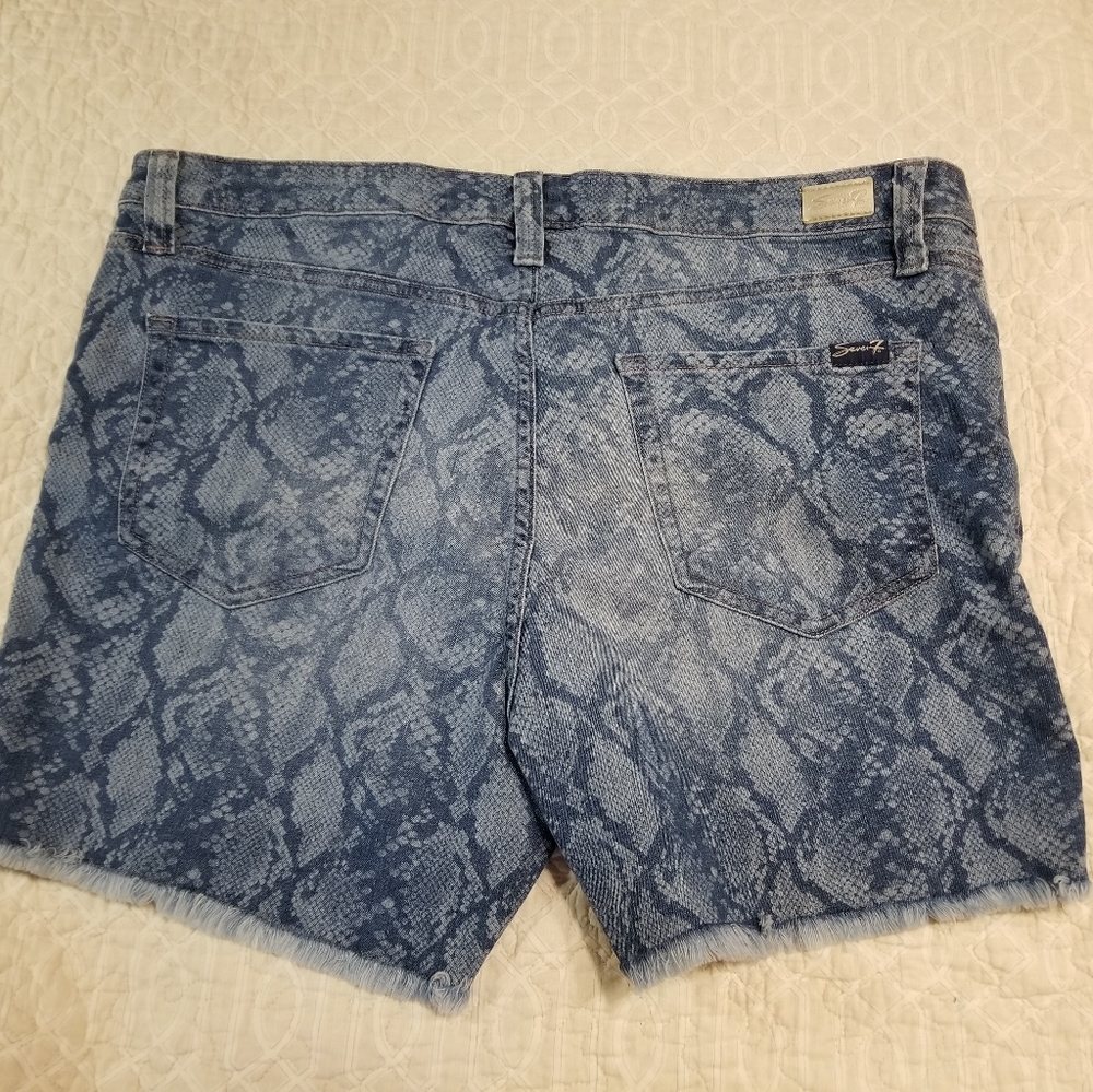 Women's Shorts Seven 7 Size 16